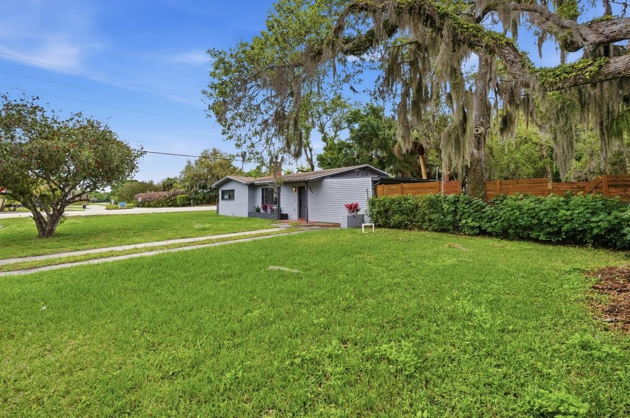 2529 Rainbow Dr - Photo 2 of 27