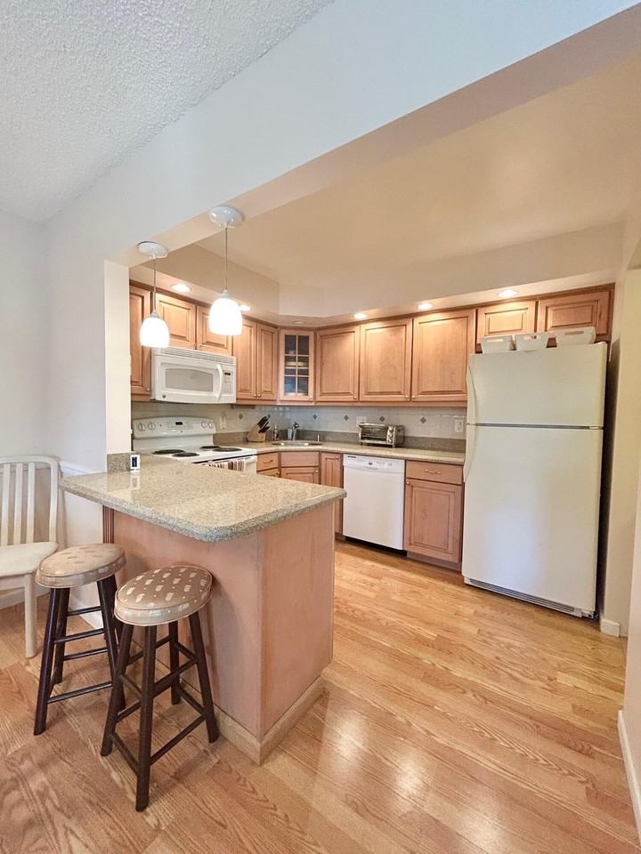 443 Pine Glen Ln #B2 - Photo 3 of 37