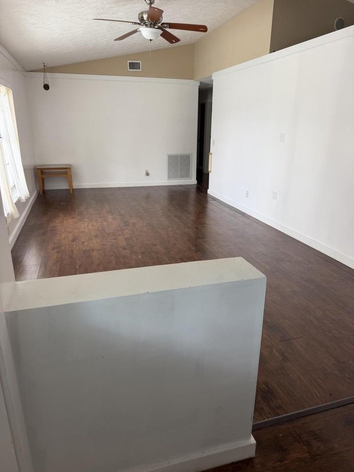 641 Nw Billiar Ave - Photo 2 of 14