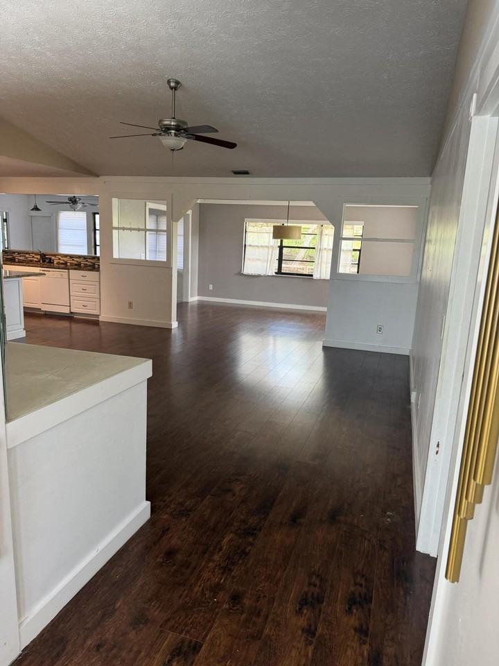 641 Nw Billiar Ave - Photo 3 of 14