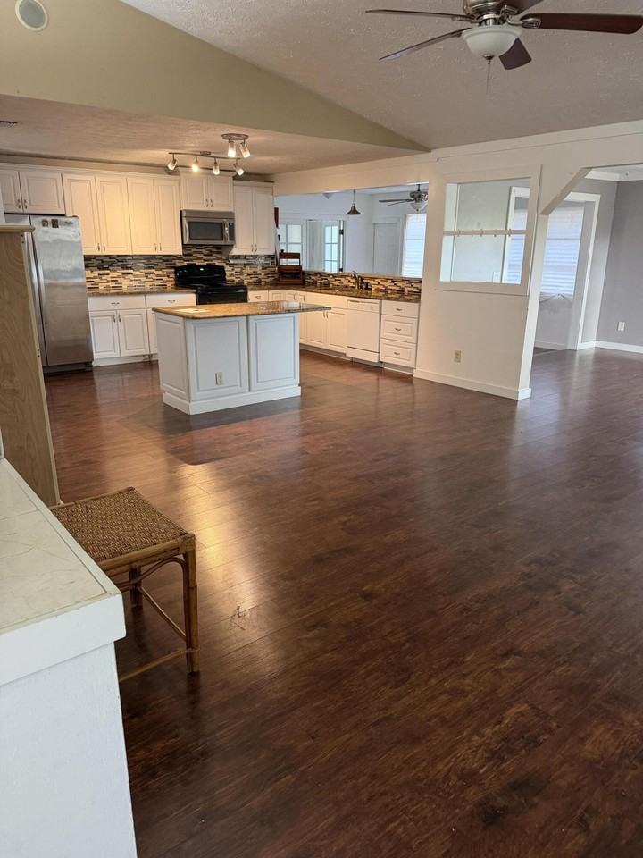 641 Nw Billiar Ave - Photo 4 of 14
