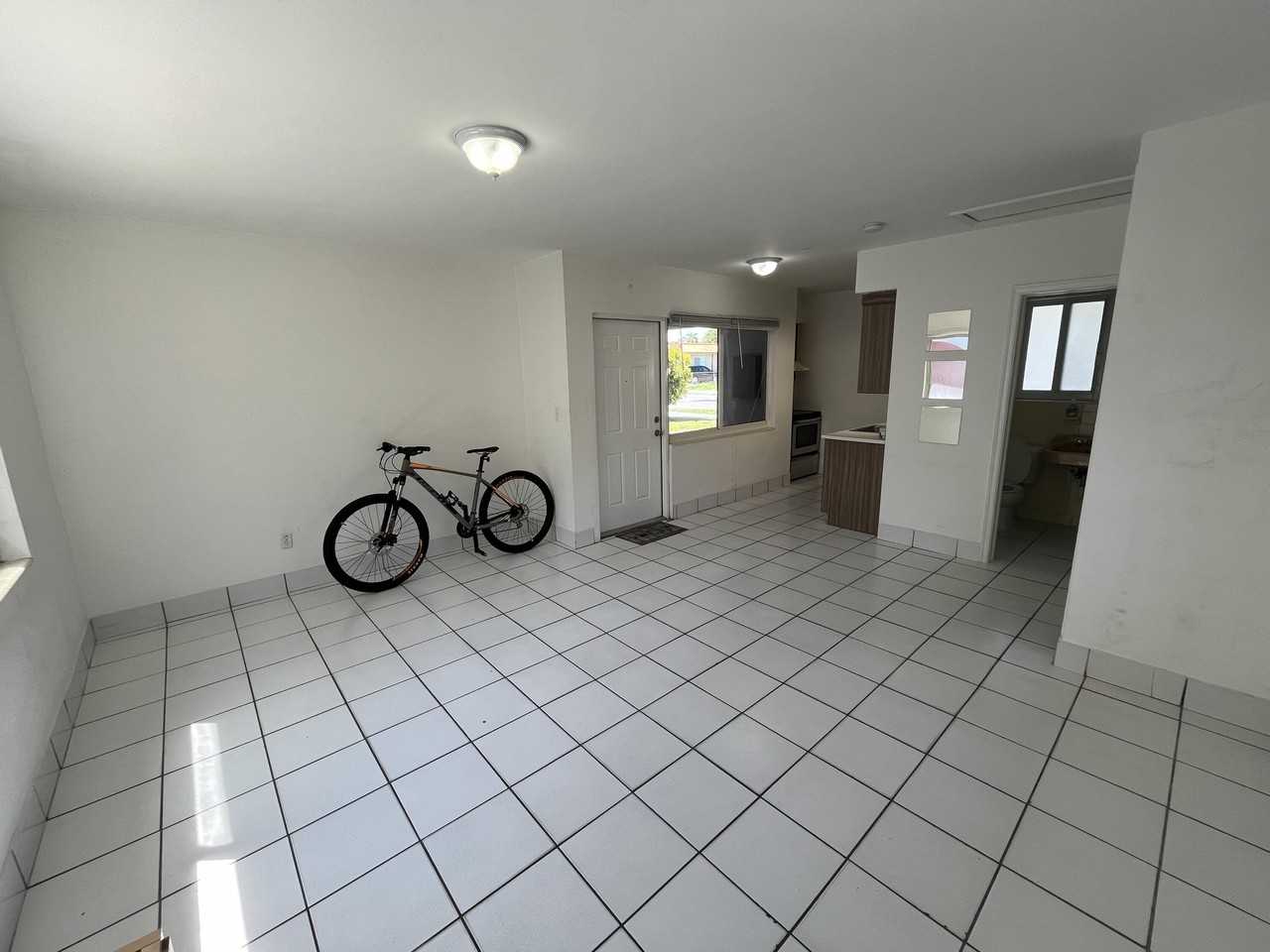 3132 Sw 25th St #3132 - Photo 3 of 12