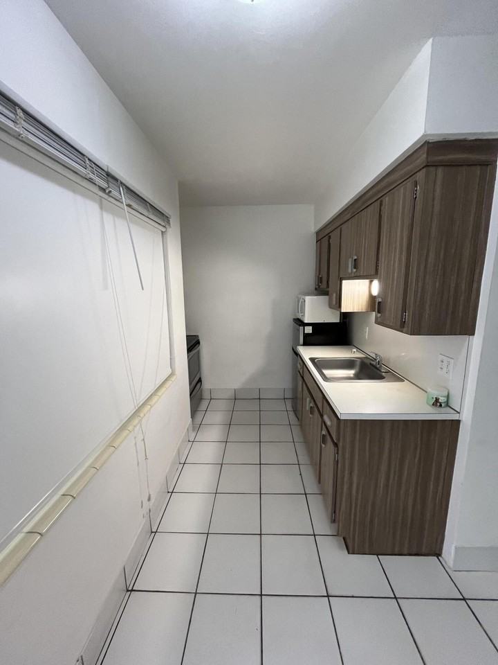 3132 Sw 25th St #3132 - Photo 7 of 12