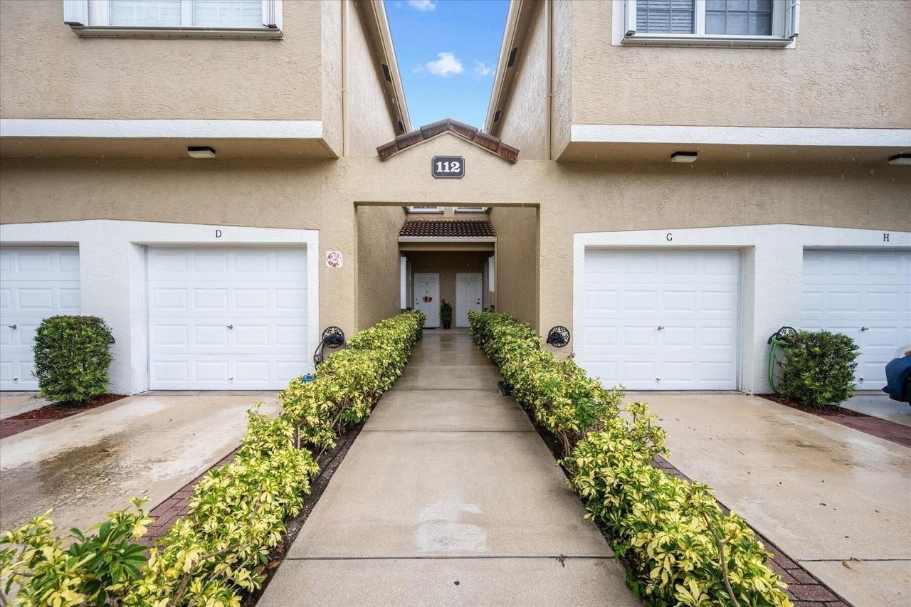 112 Lighthouse Cir #G - Photo 2 of 27