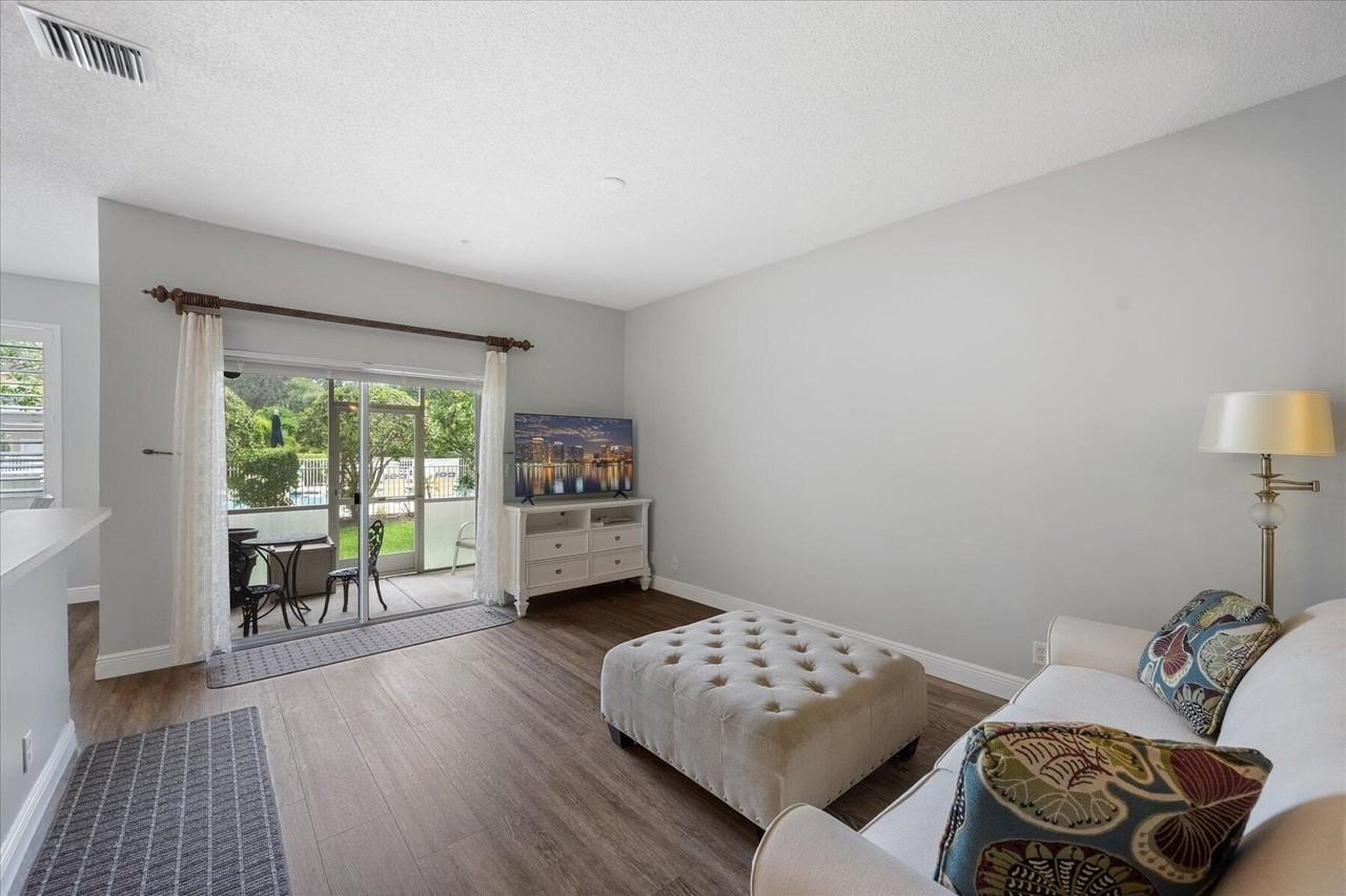 112 Lighthouse Cir #G - Photo 6 of 27