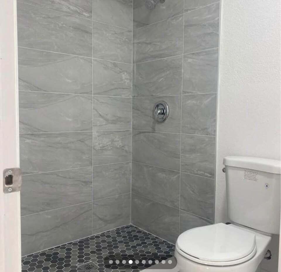 952 30th St - Photo 3 of 9