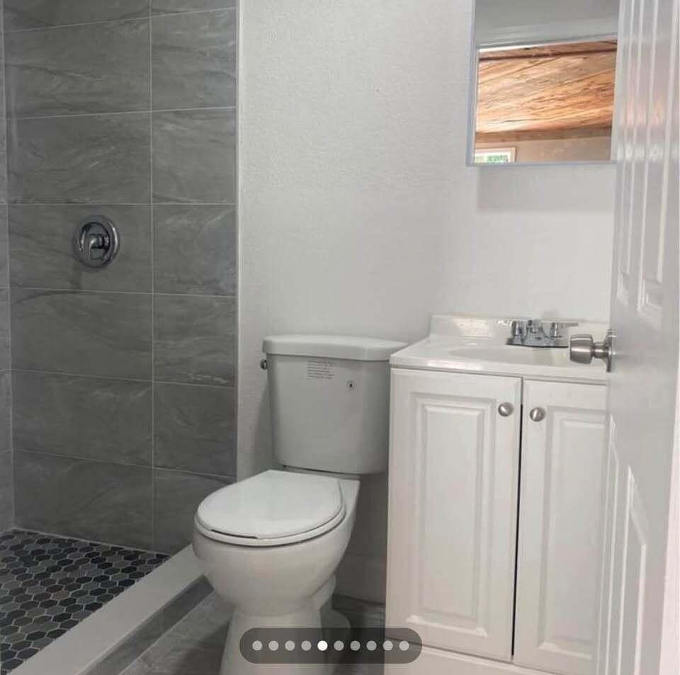 952 30th St - Photo 4 of 9