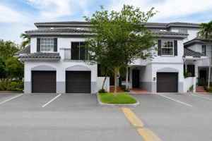 featured image of 711 Sw 148th Ave #403