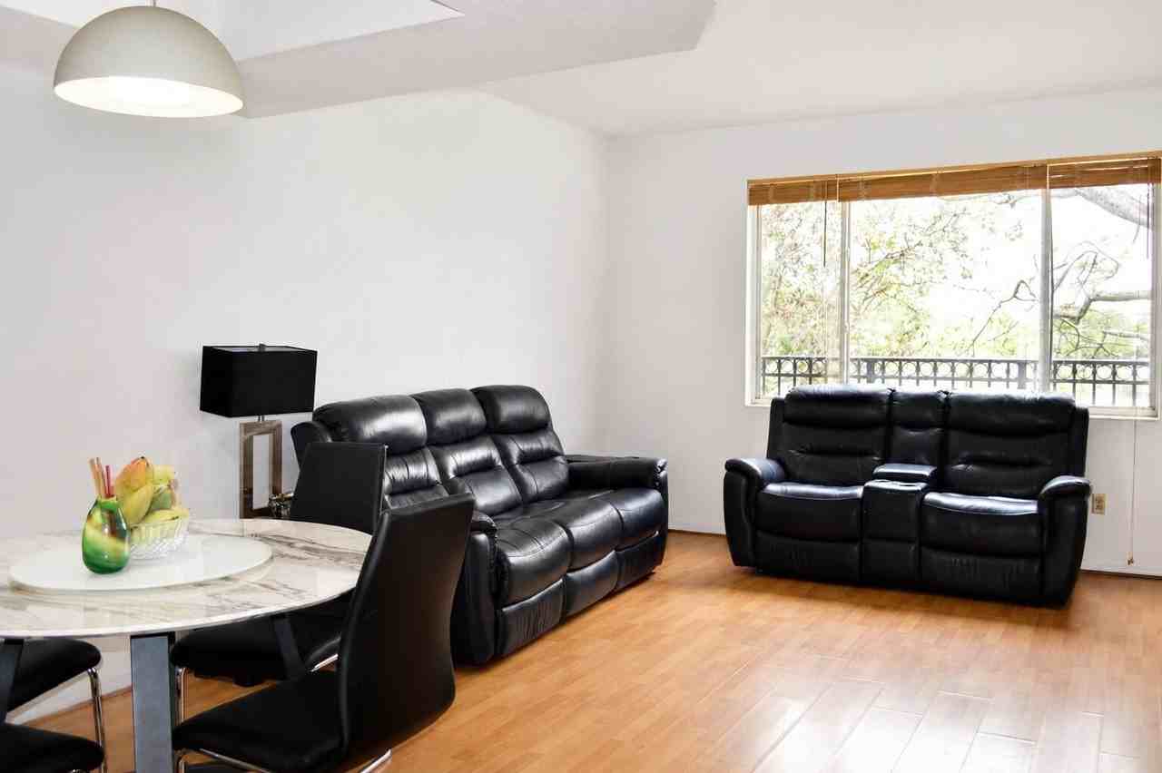 711 Sw 148th Ave #403 - Photo 4 of 20