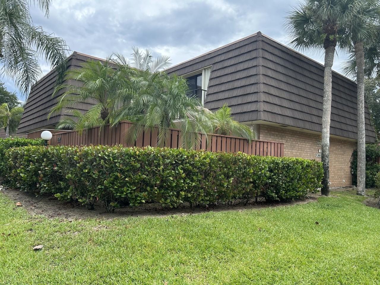 1007 10th Ct - Photo 2 of 26