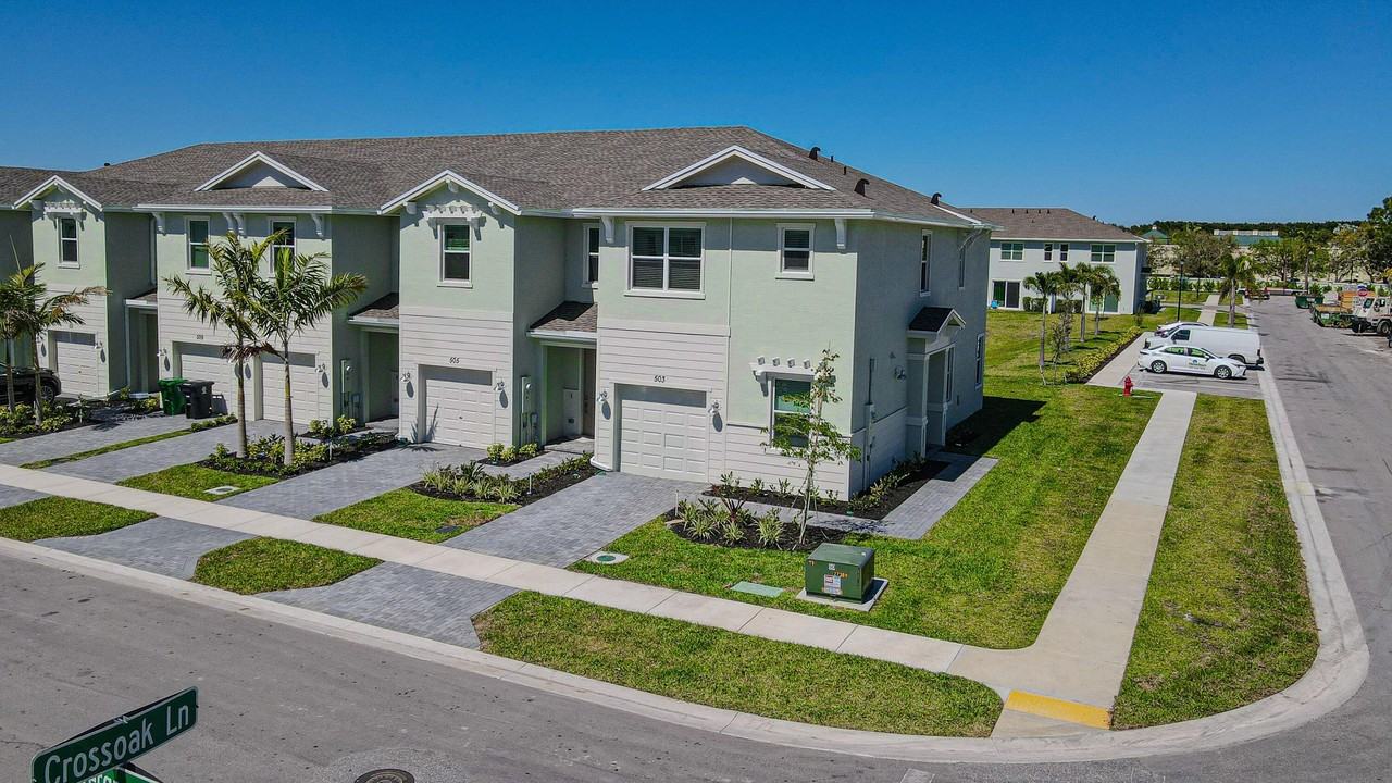503 Se Rivergrass St - Photo 4 of 50