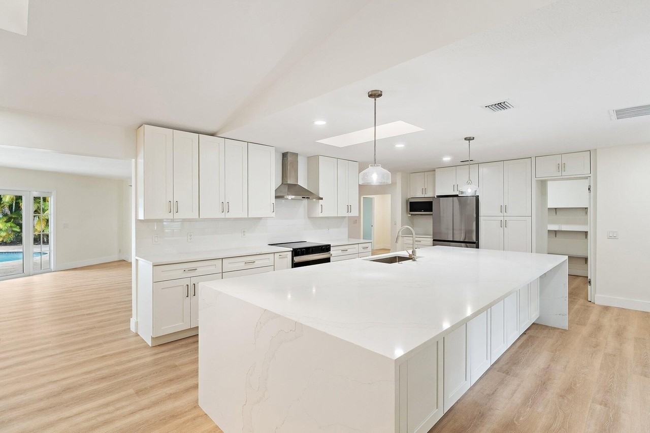 12090 164th Ct N - Photo 3 of 50