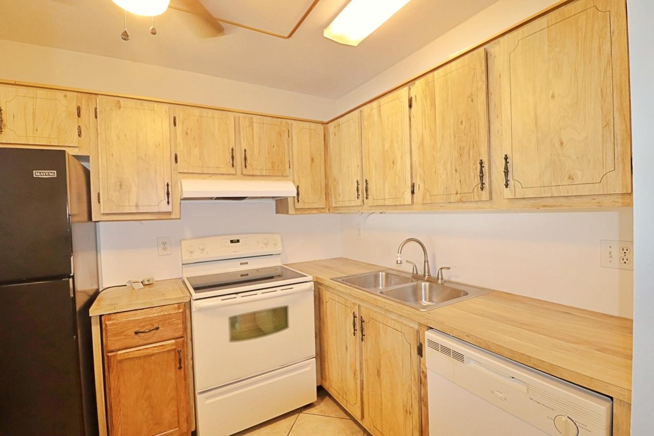 831 Timberview Dr #C - Photo 7 of 17