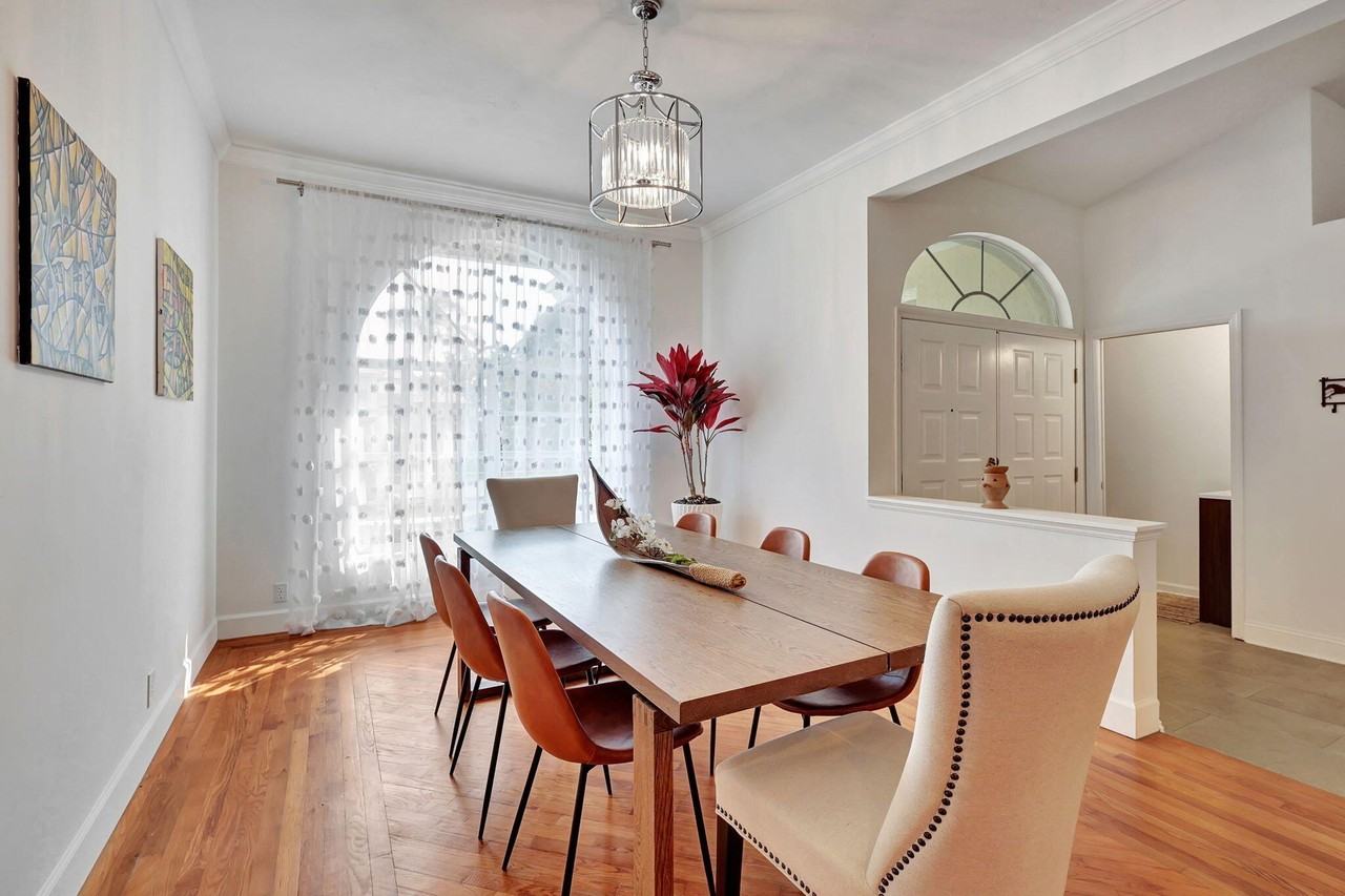 13805 Sheffield St - Photo 5 of 36