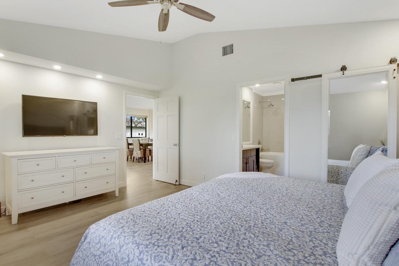 533 Club Dr - Photo 3 of 26