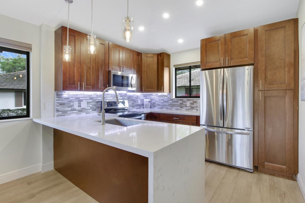 533 Club Dr - Photo 7 of 26