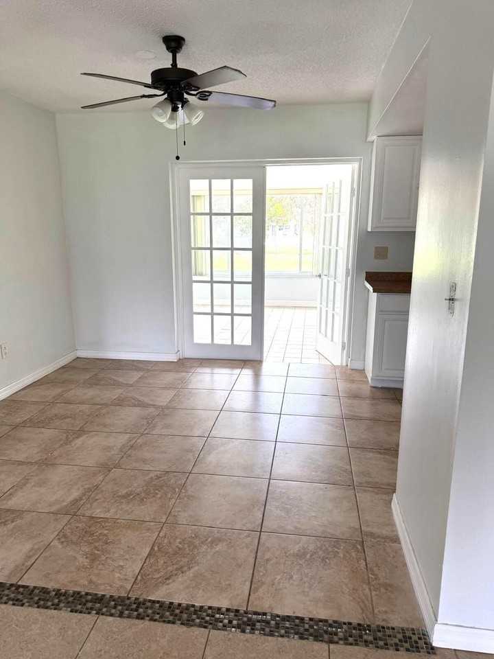 373 Ne Orchard St - Photo 3 of 17