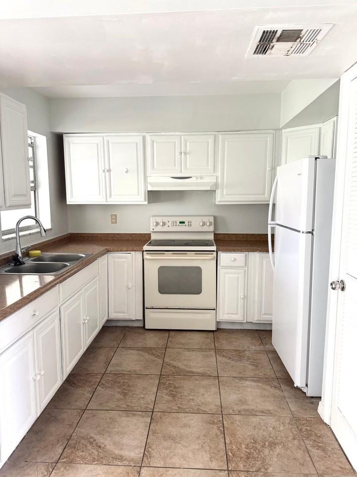 373 Ne Orchard St - Photo 5 of 17
