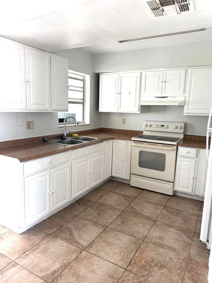 373 Ne Orchard St - Photo 6 of 17