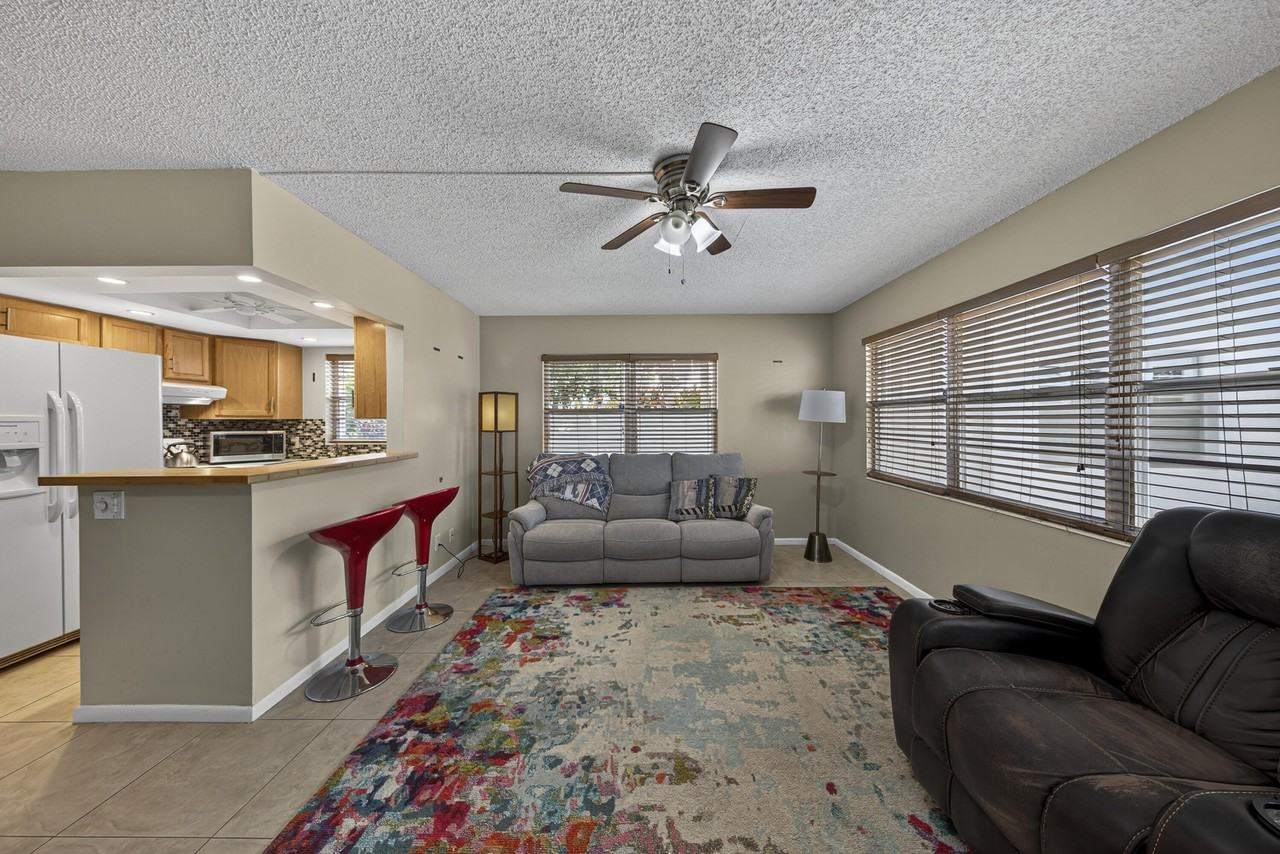 125 Newport I - Photo 6 of 50