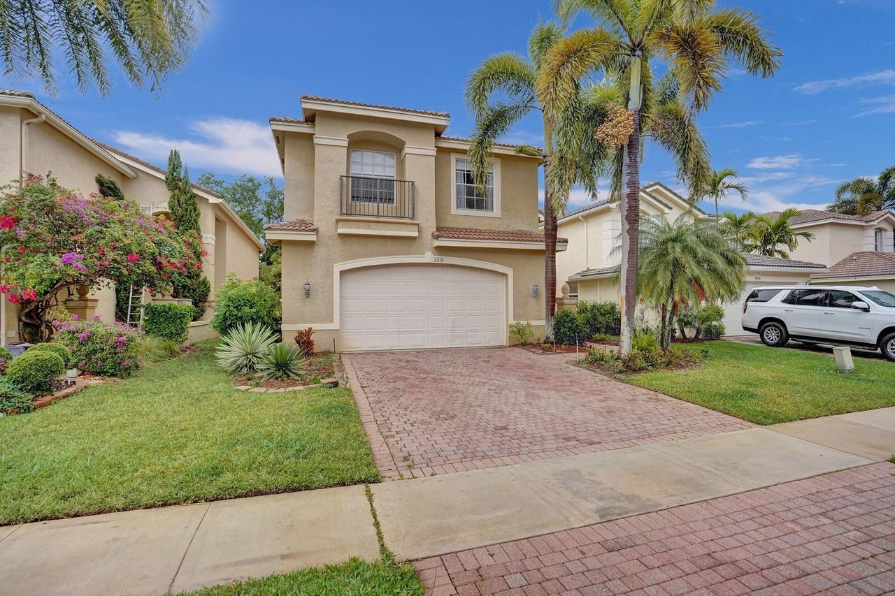 8876 Sandy Crest Ln - Photo 2 of 50