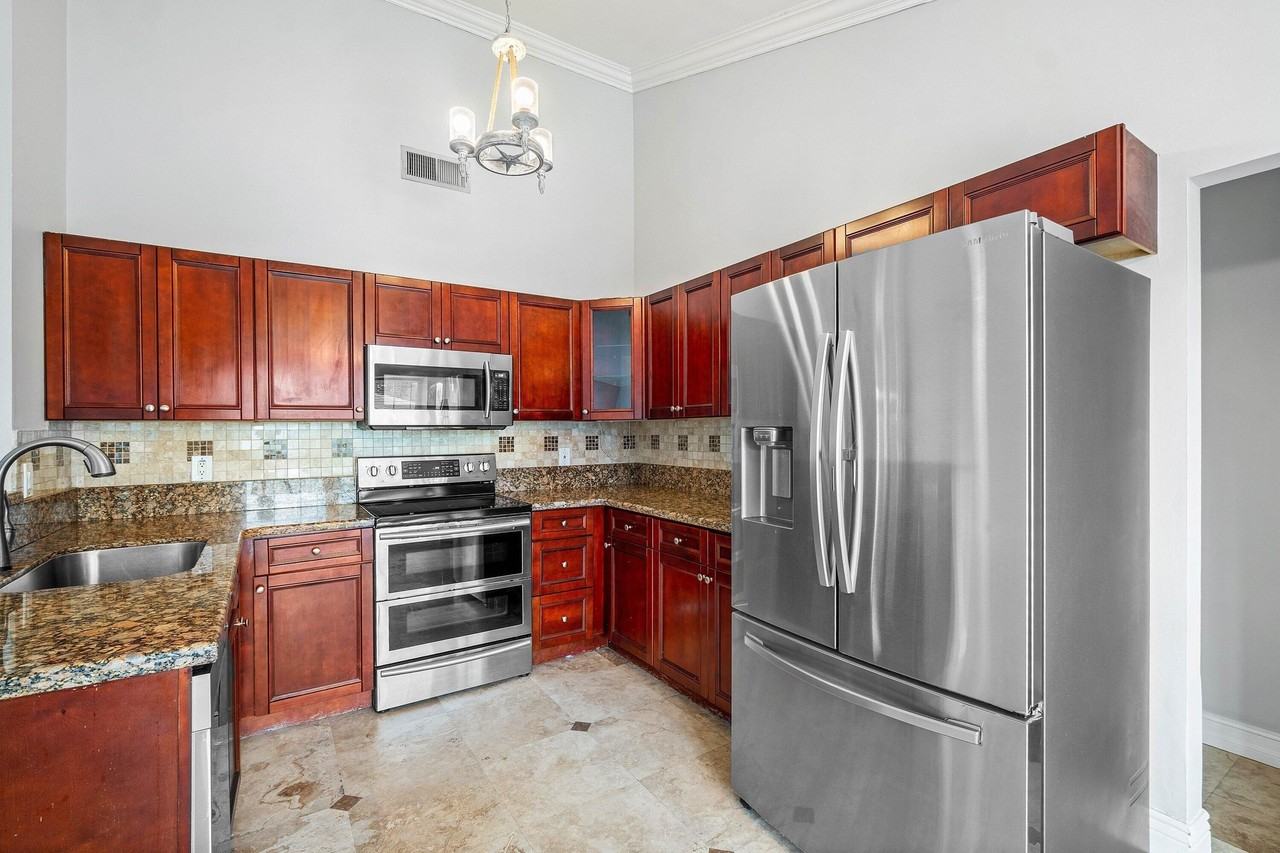8411 Garden Gate Pl - Photo 3 of 12