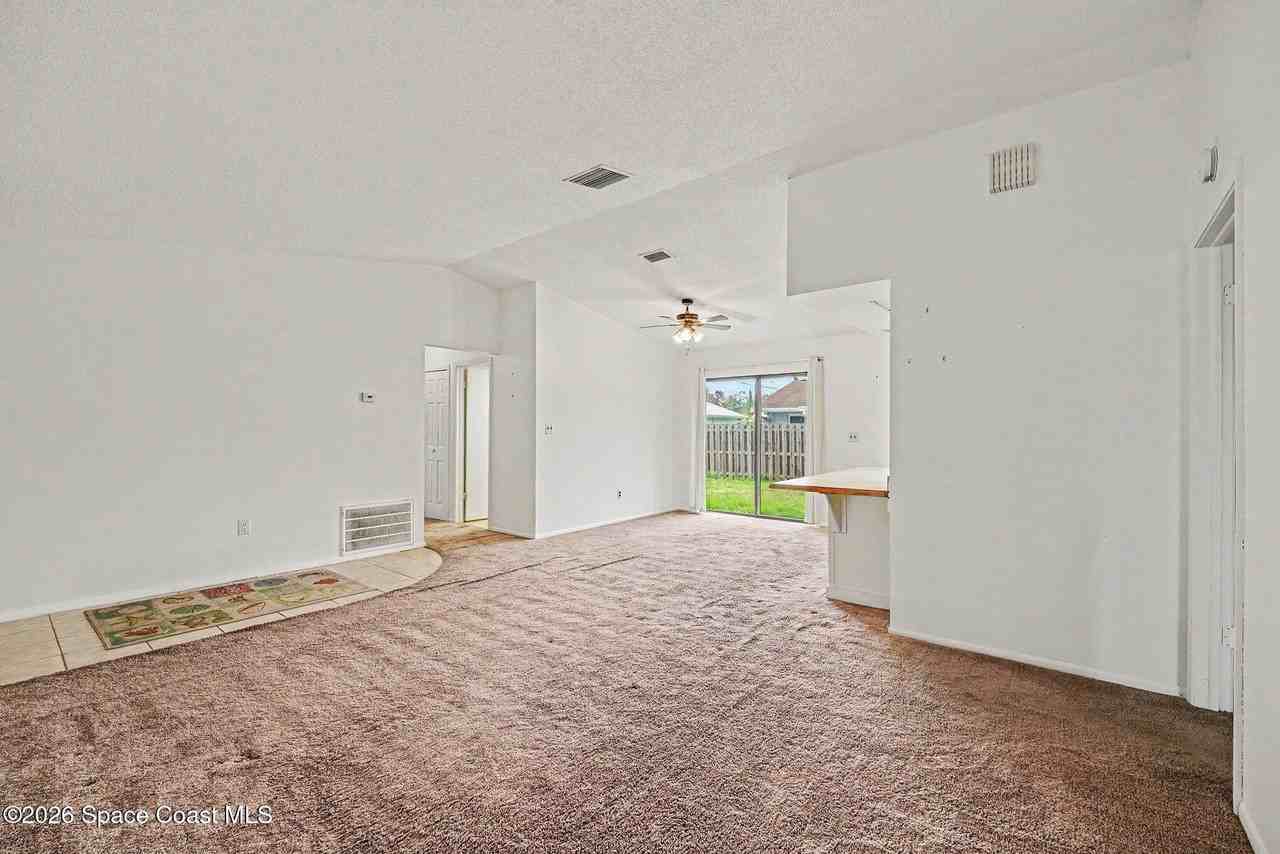2106 Tarrytown Ln Ne - Photo 3 of 19