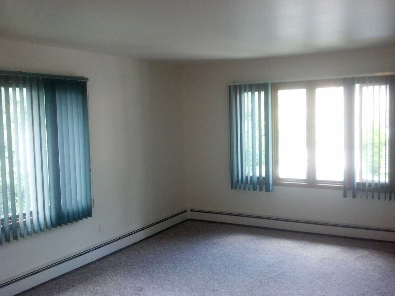 366 Wilson Ave #2 - Photo 4 of 6