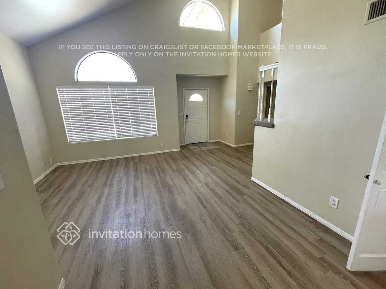 2017 E Marquette Dr - Photo 2 of 23