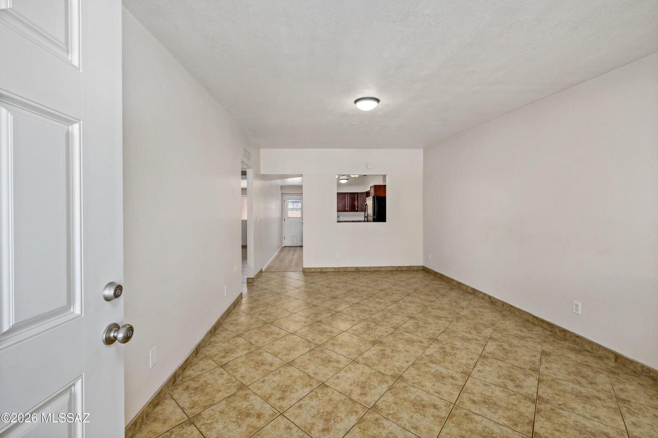 3362 E Fort Lowell Rd - Photo 3 of 19
