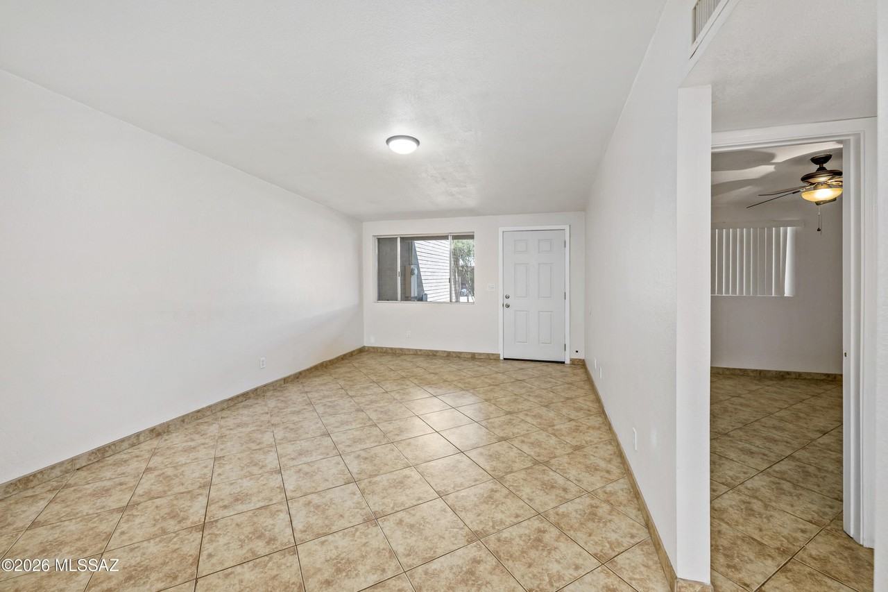 3362 E Fort Lowell Rd - Photo 4 of 19