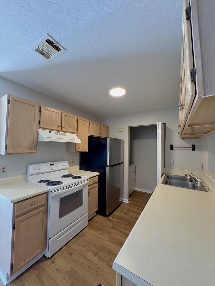 2189 Timberwood Cir N - Photo 4 of 11