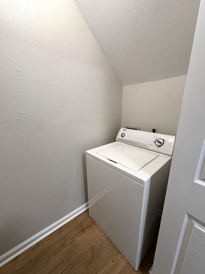 2189 Timberwood Cir N - Photo 5 of 11