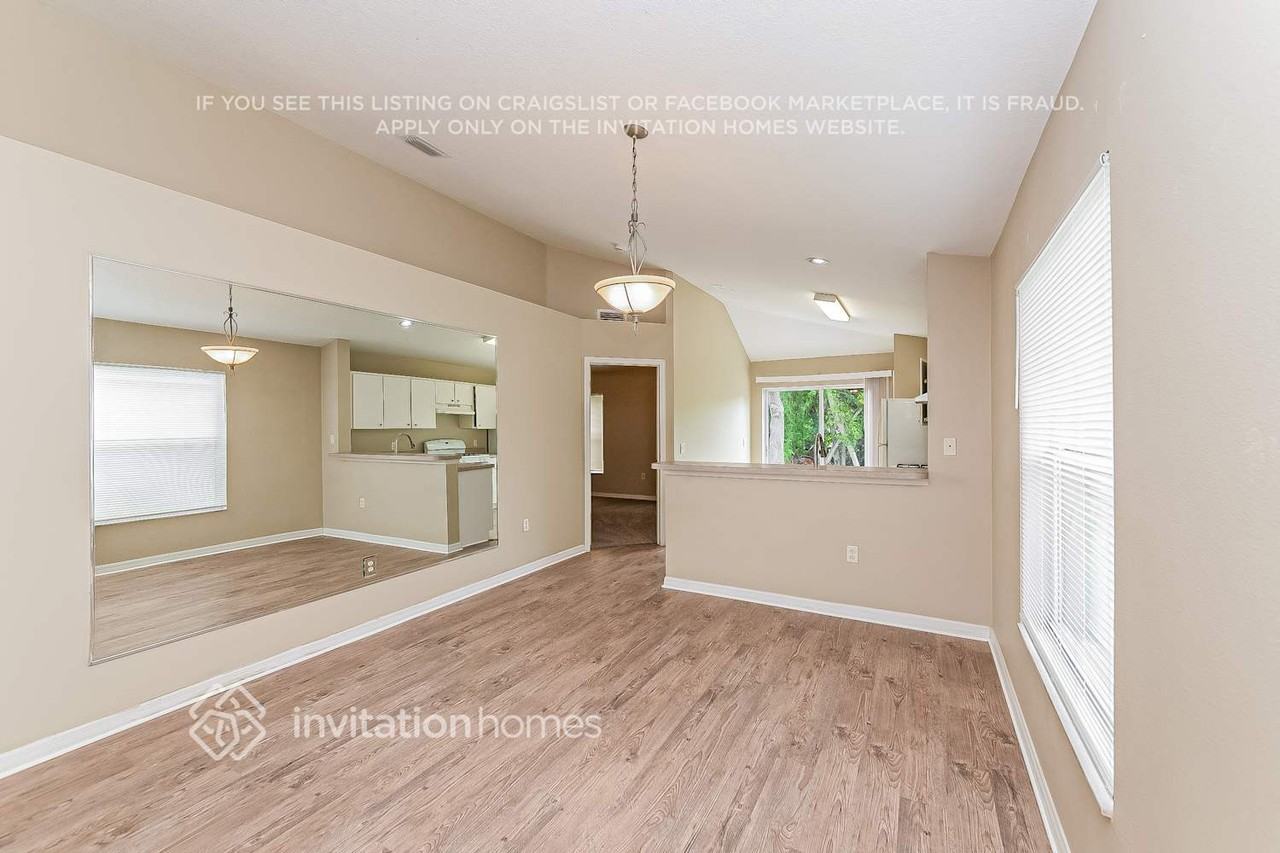 6424 Coral Creek Ct - Photo 5 of 17