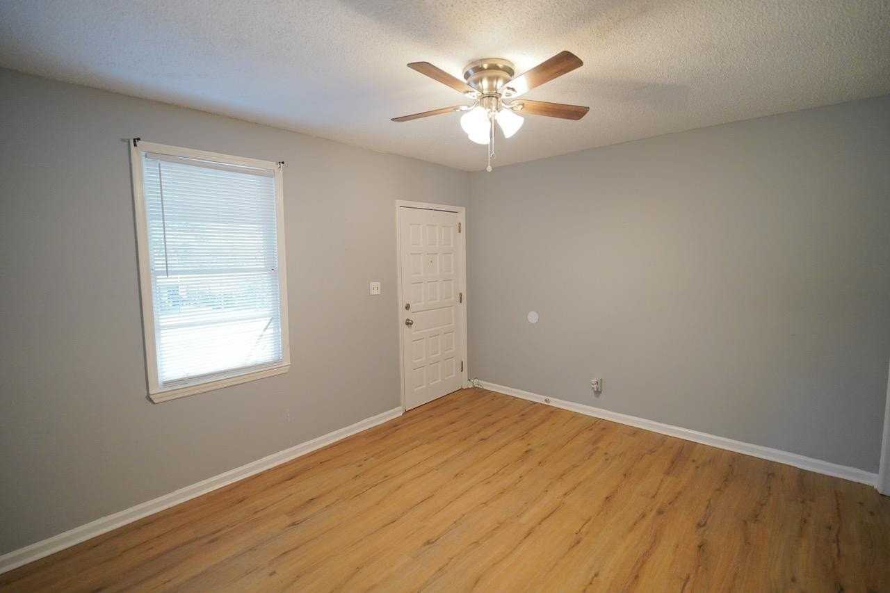 1308 Coleman St - Photo 5 of 22