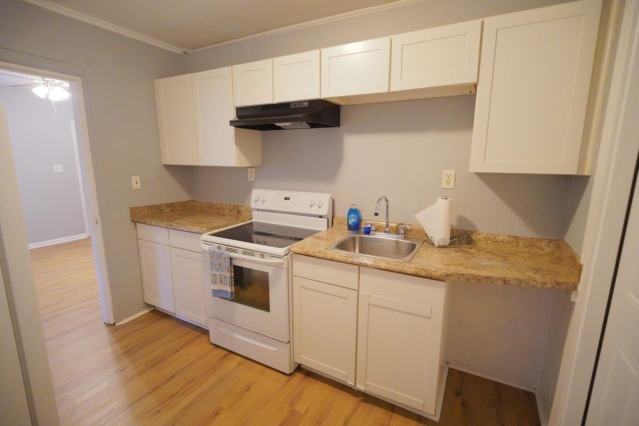 1308 Coleman St - Photo 6 of 22