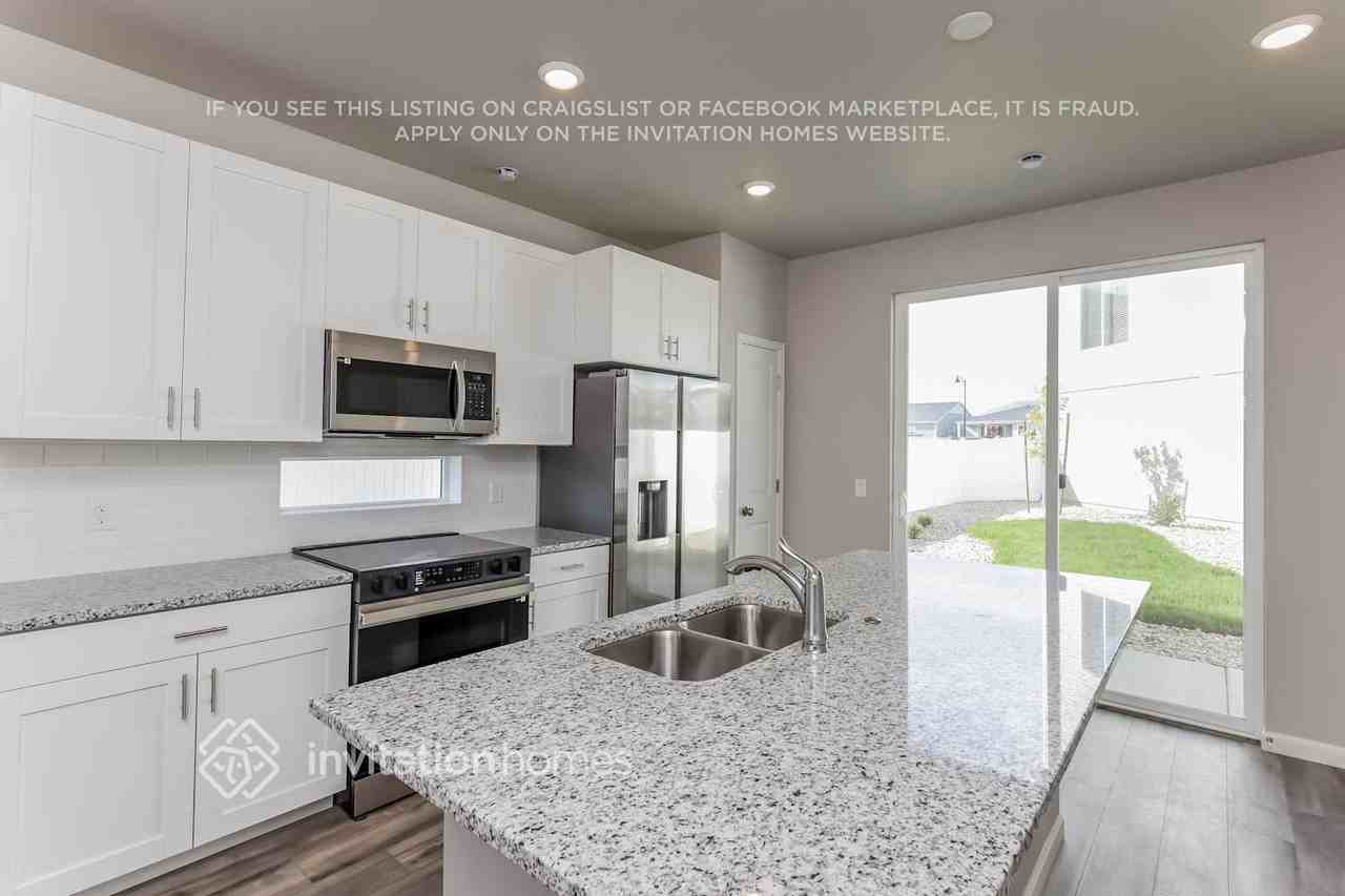 363 E Kanab St - Photo 7 of 19