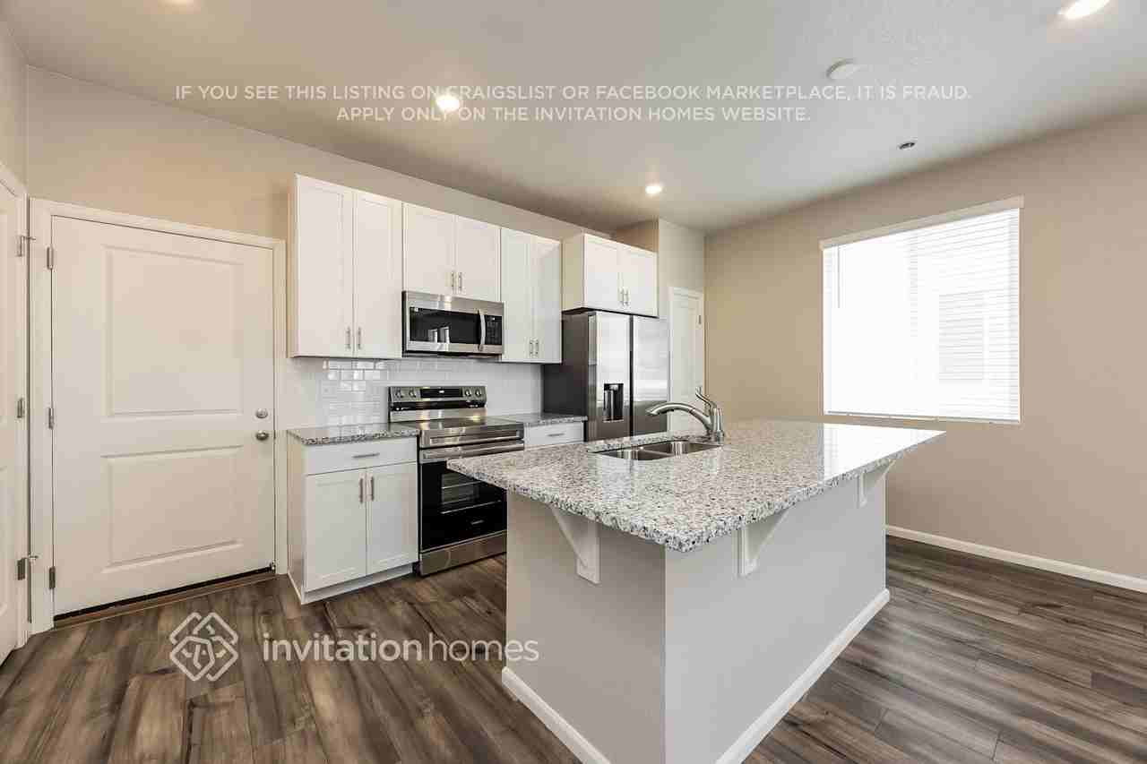 9287 Oro City Loop - Photo 5 of 18