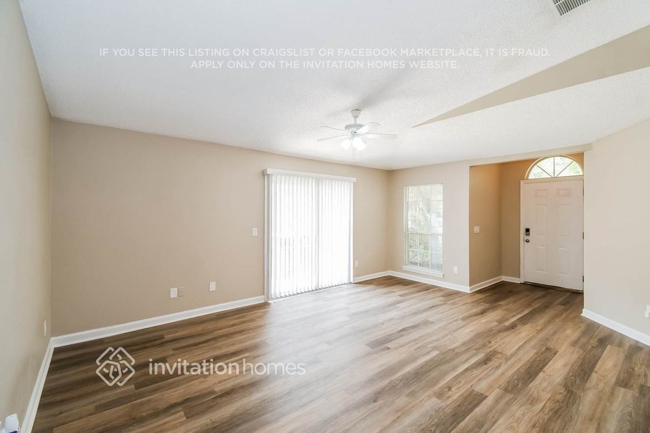1649 Ashmore Green Dr - Photo 3 of 17