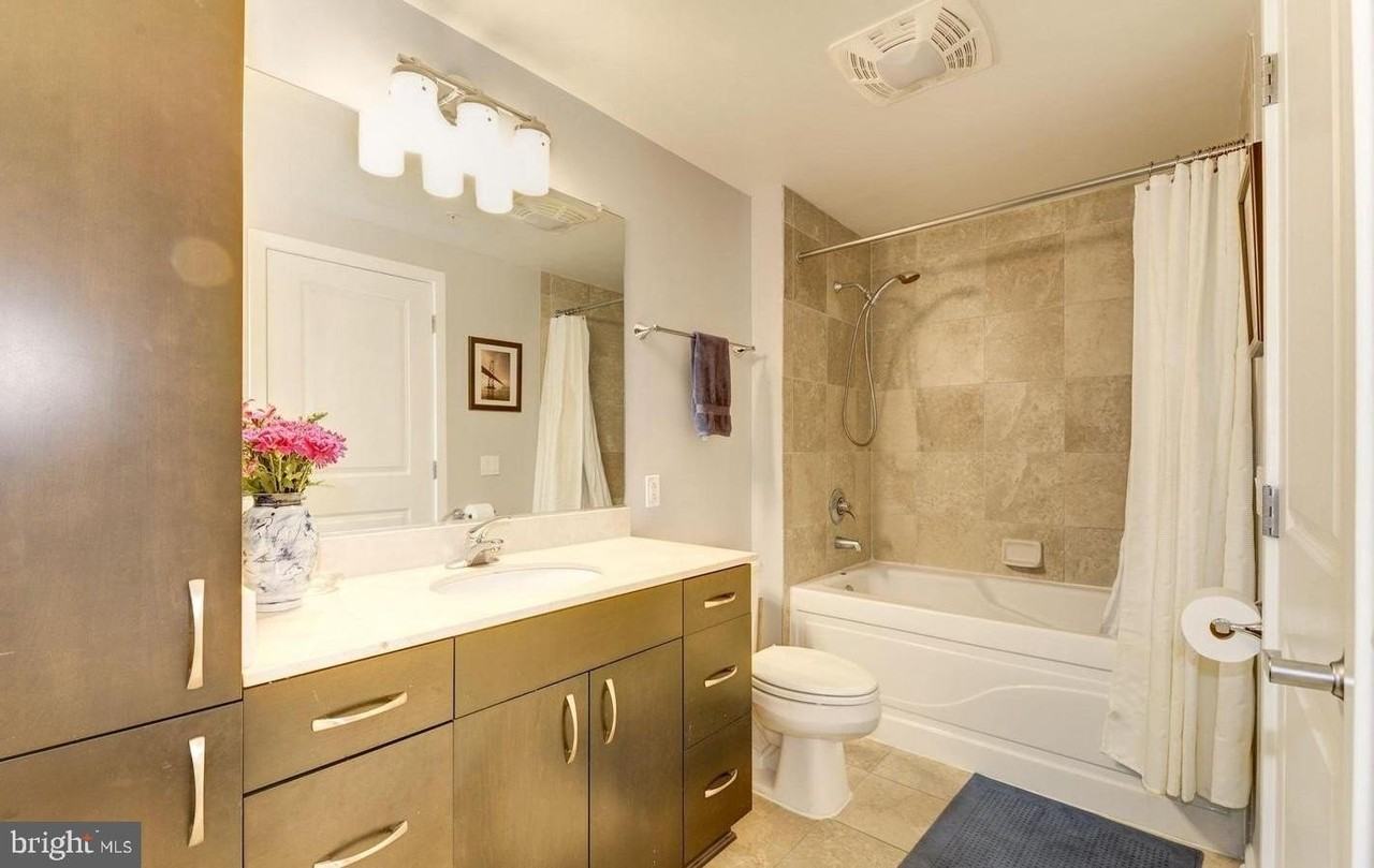 440 L St Nw #407 - Photo 4 of 19