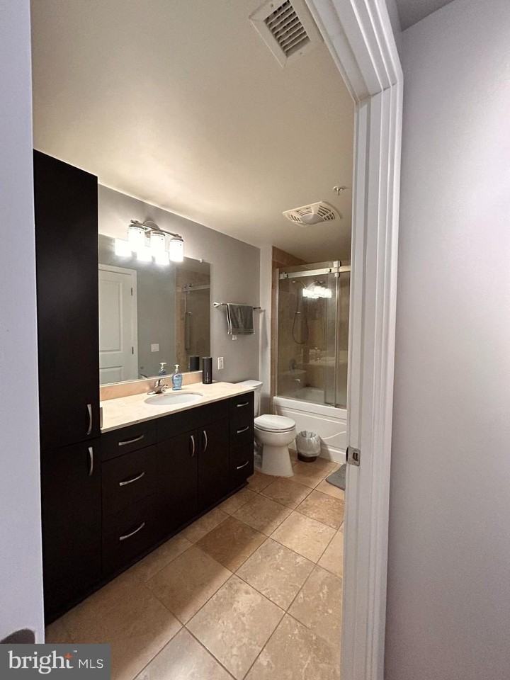 440 L St Nw #407 - Photo 5 of 19