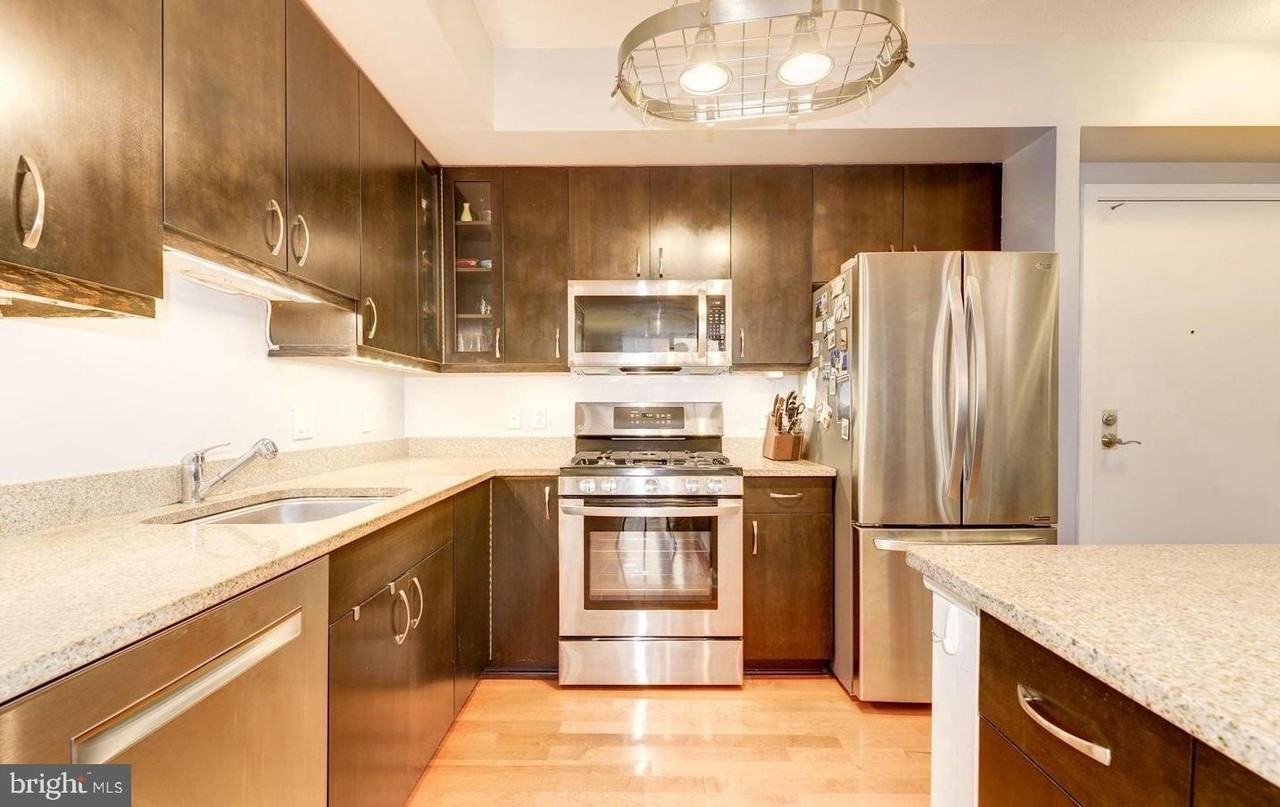 440 L St Nw #407 - Photo 6 of 19