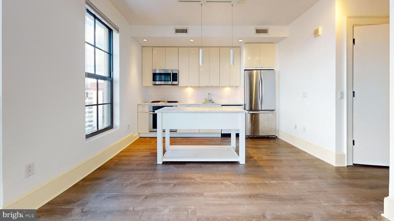 1011 M St Nw #804 - Photo 6 of 23