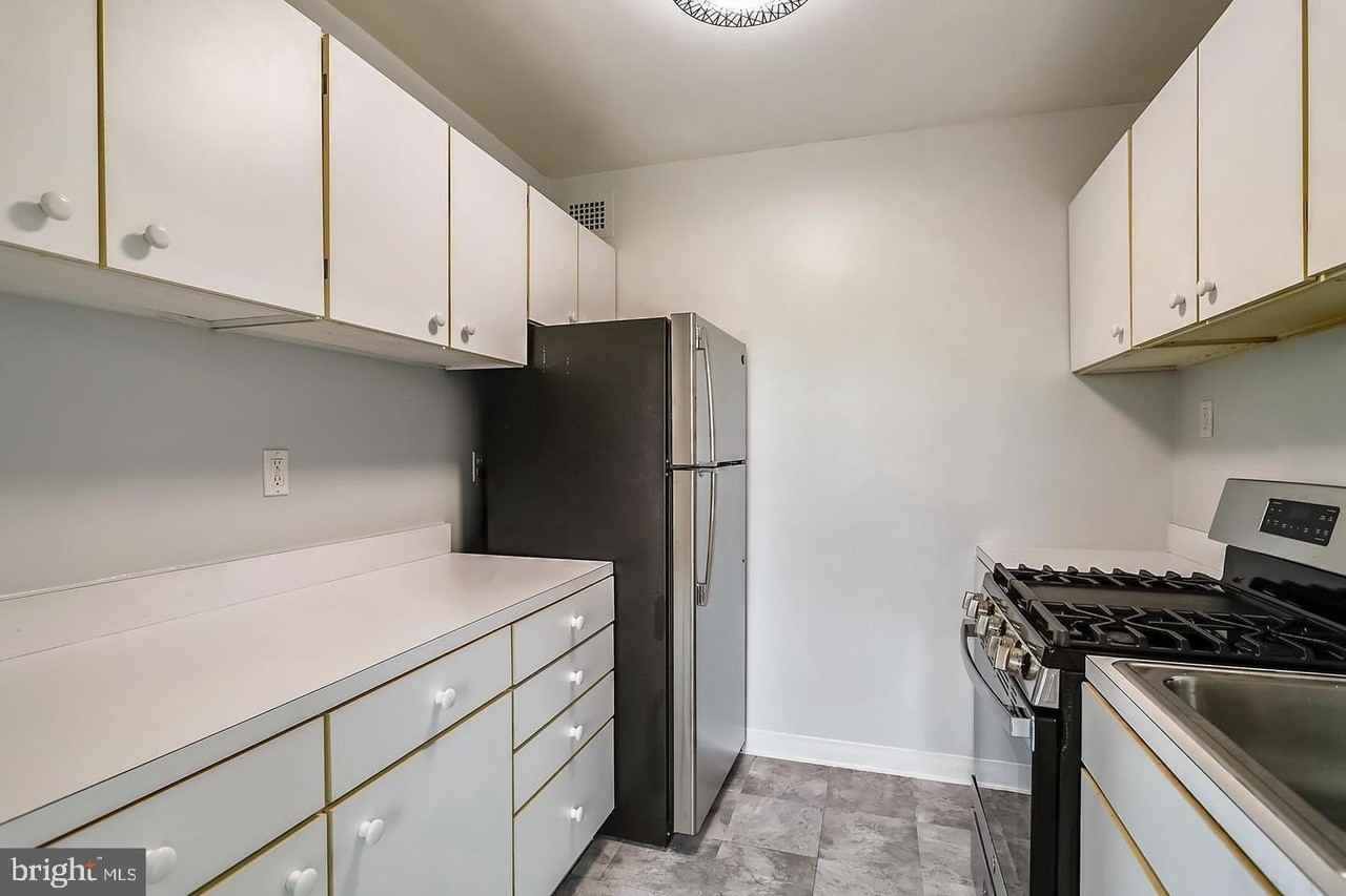 4201 Cathedral Ave Nw #1218E - Photo 5 of 27