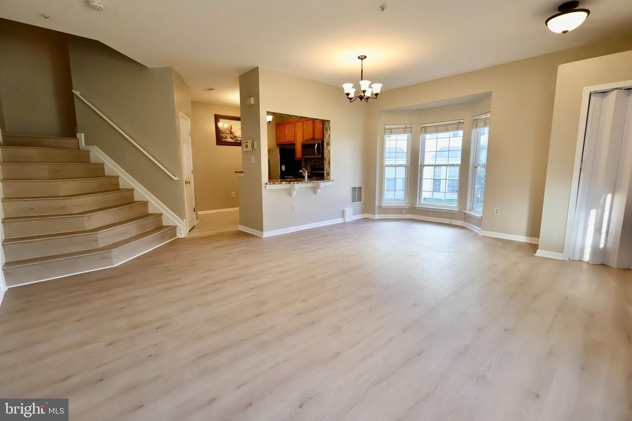 308 Assembly Point Ct - Photo 4 of 29