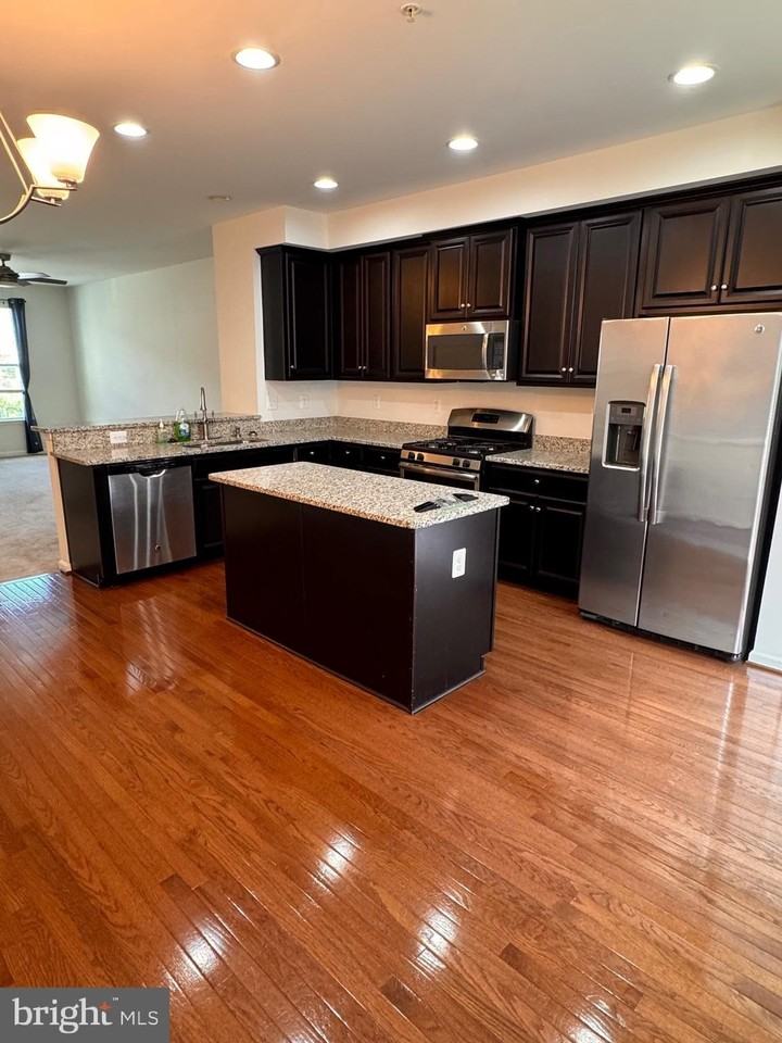 624 Ravenwood Dr - Photo 2 of 27