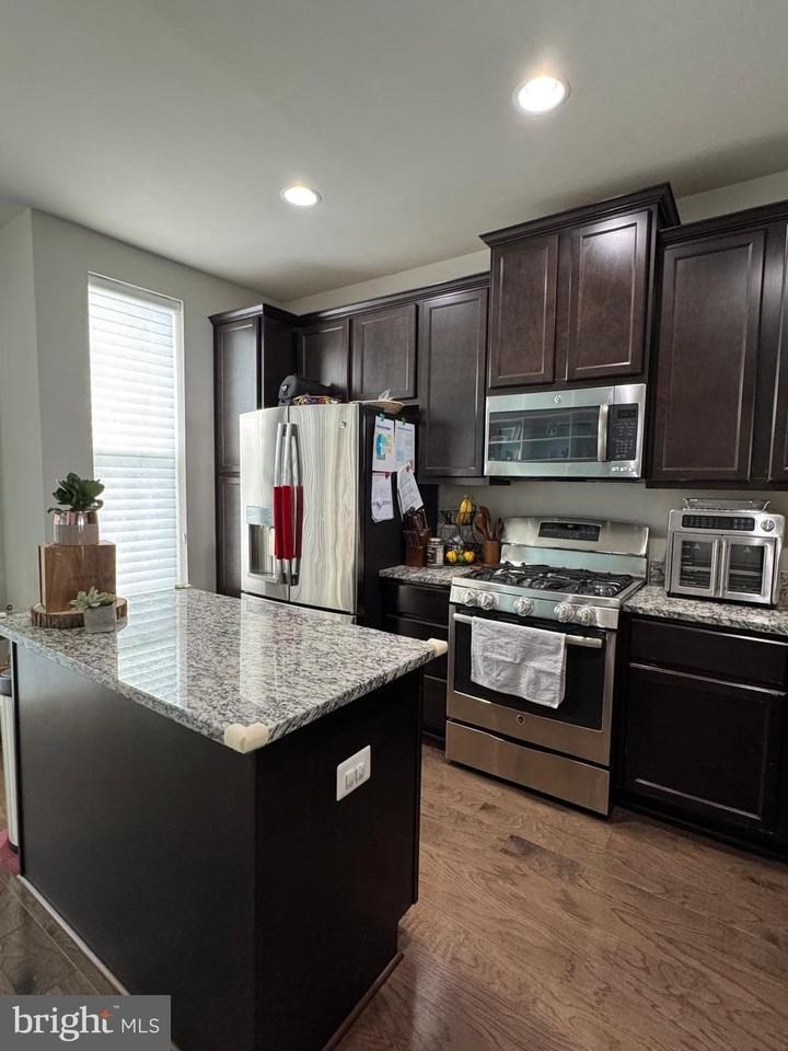 310 White Oak Way - Photo 5 of 13