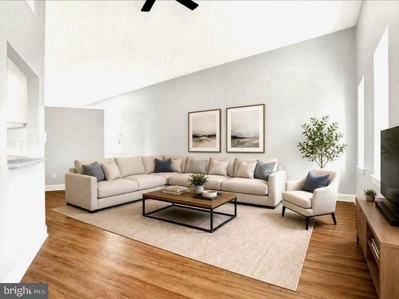 1614 Shakespeare St - Photo 3 of 28