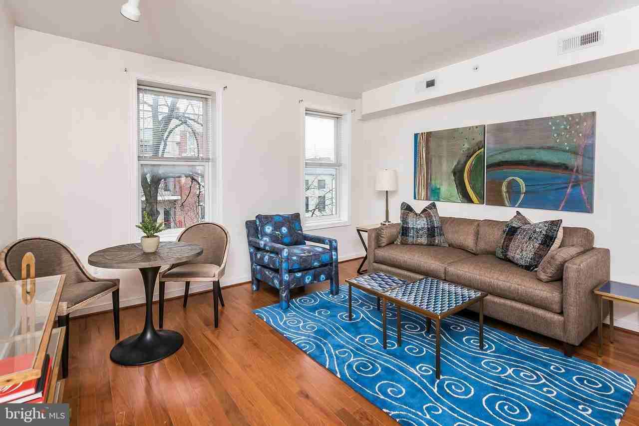 910 S Charles St #B - Photo 7 of 37