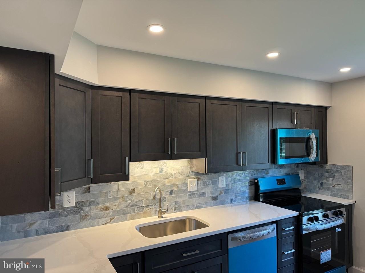 15 Ballyhaunis Ct - Photo 2 of 7